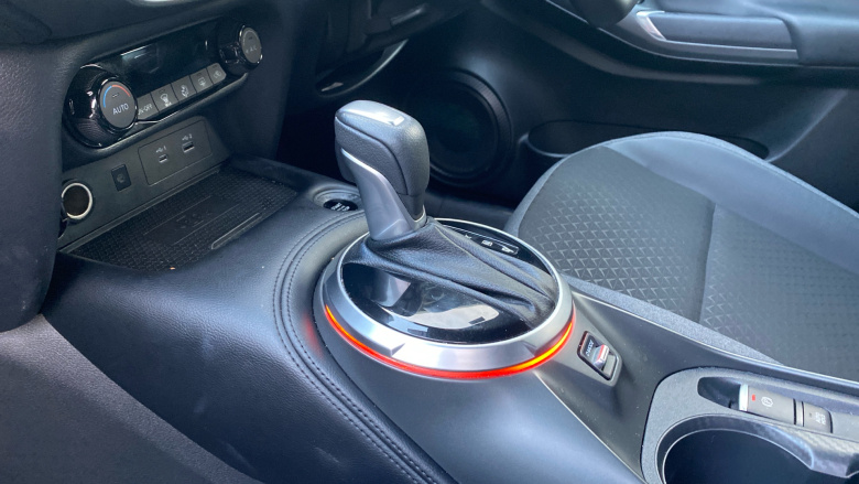 Nissan Juke 1.0 DiG-T N-Connecta 5dr DCT Petrol Hatchback